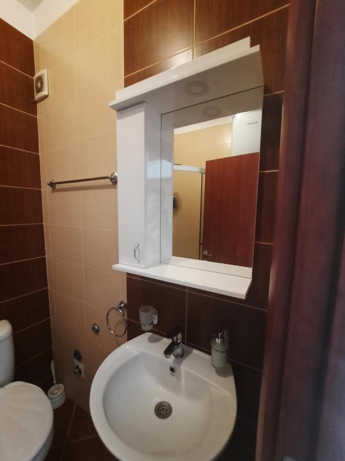 Apartment Centrum - Free Private Parking Novi Sad Ngoại thất bức ảnh