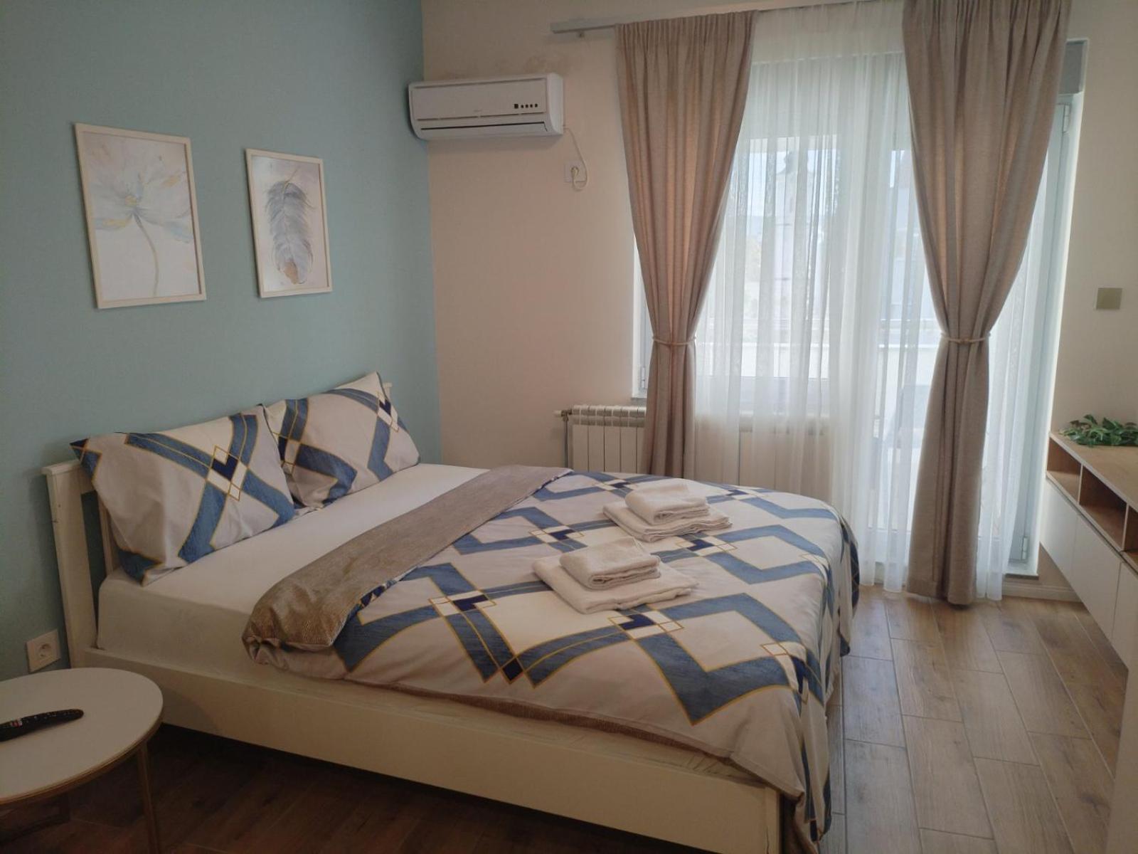 Apartment Centrum - Free Private Parking Novi Sad Ngoại thất bức ảnh