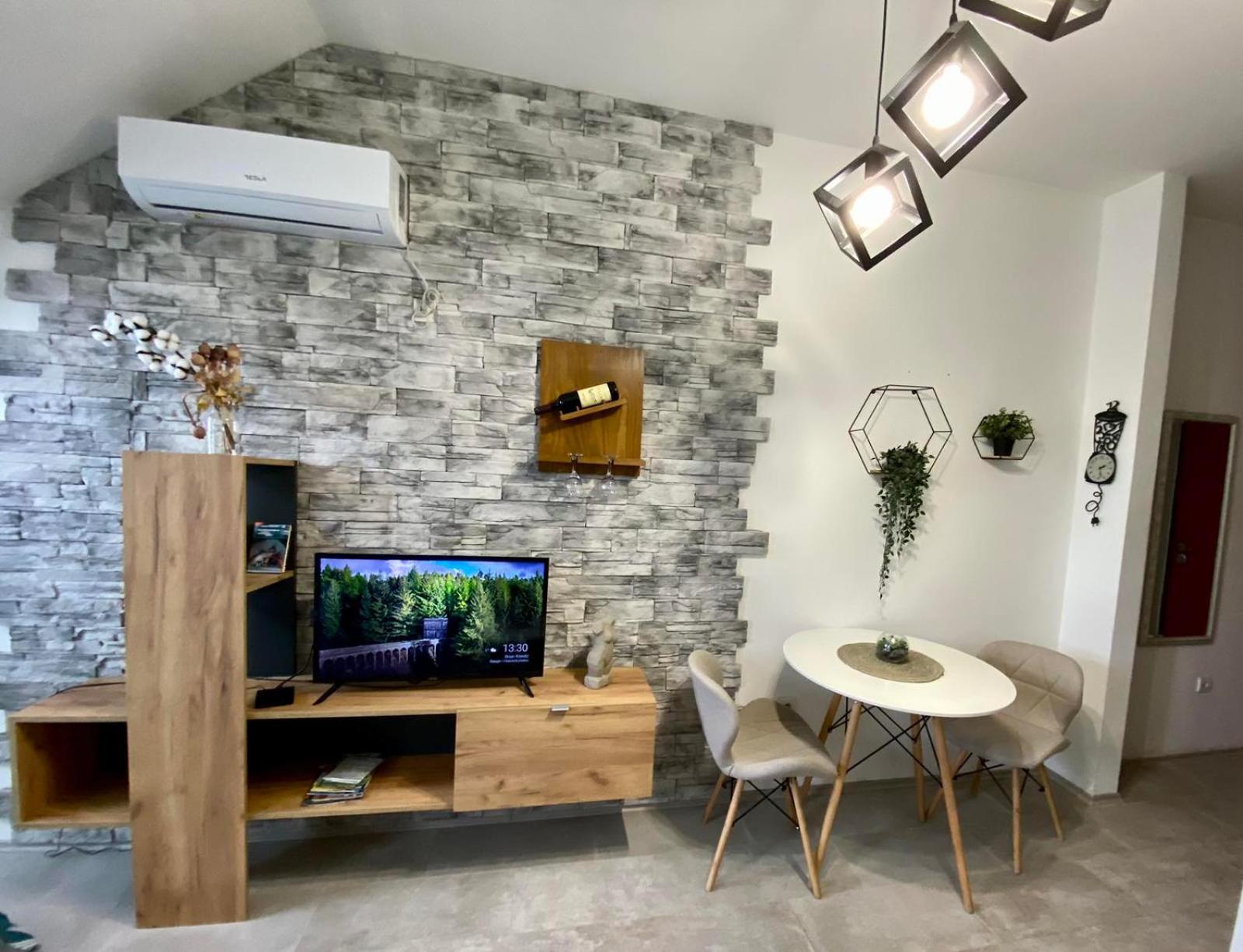 Apartment Centrum - Free Private Parking Novi Sad Ngoại thất bức ảnh