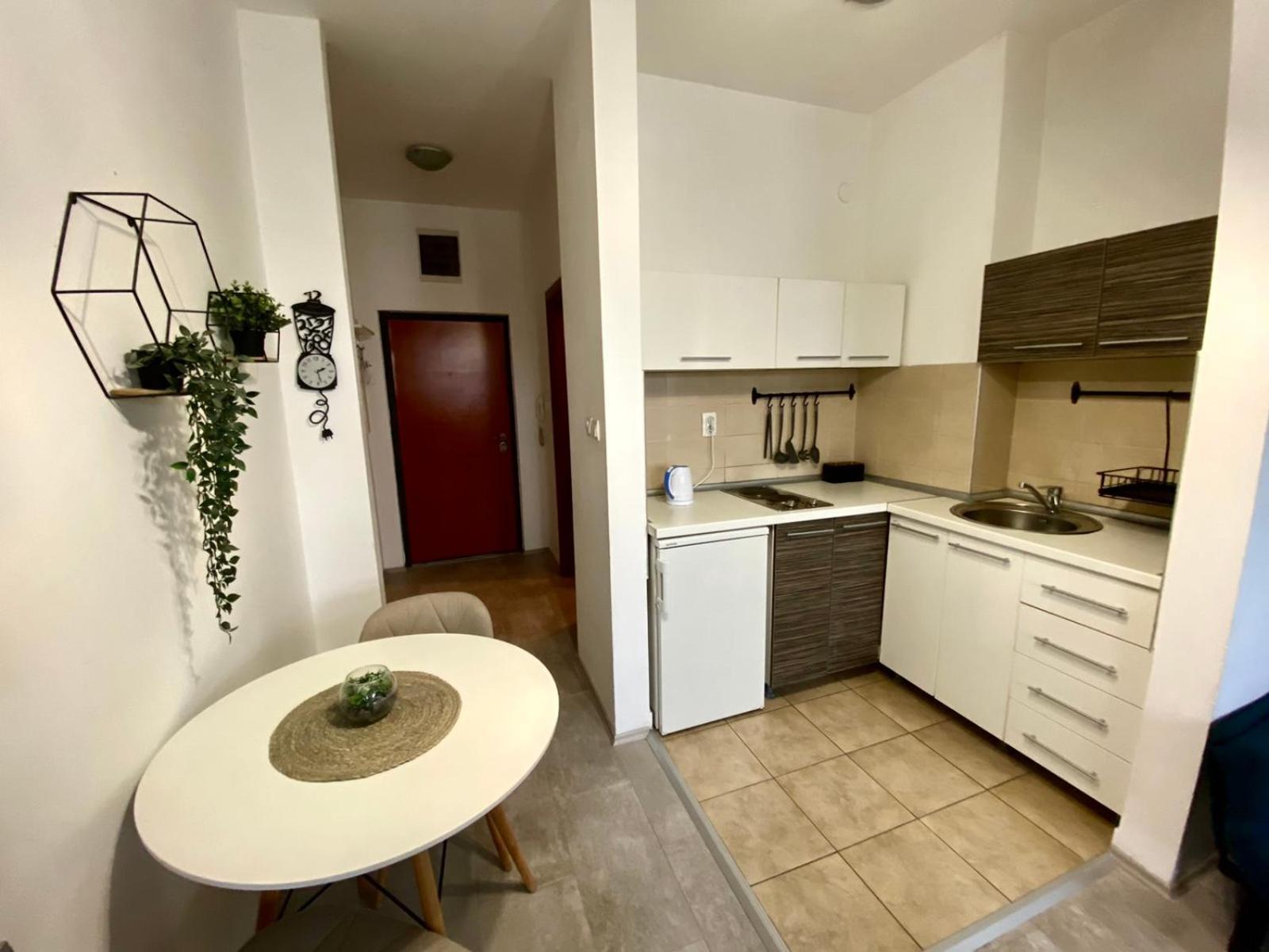 Apartment Centrum - Free Private Parking Novi Sad Ngoại thất bức ảnh